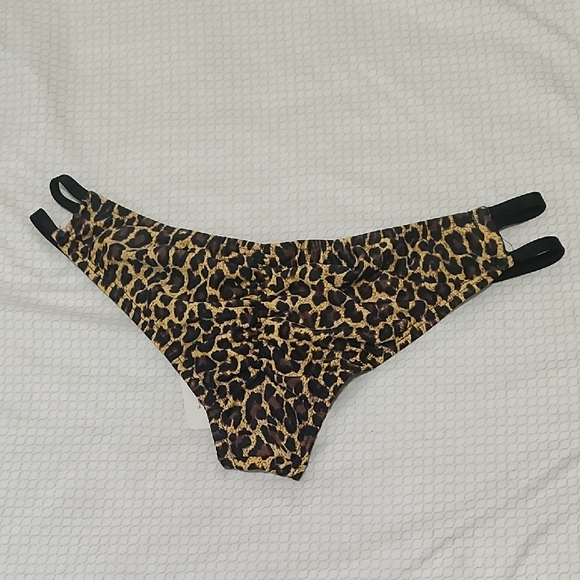 Leopard Print Bikini Set - Picture 4 of 6